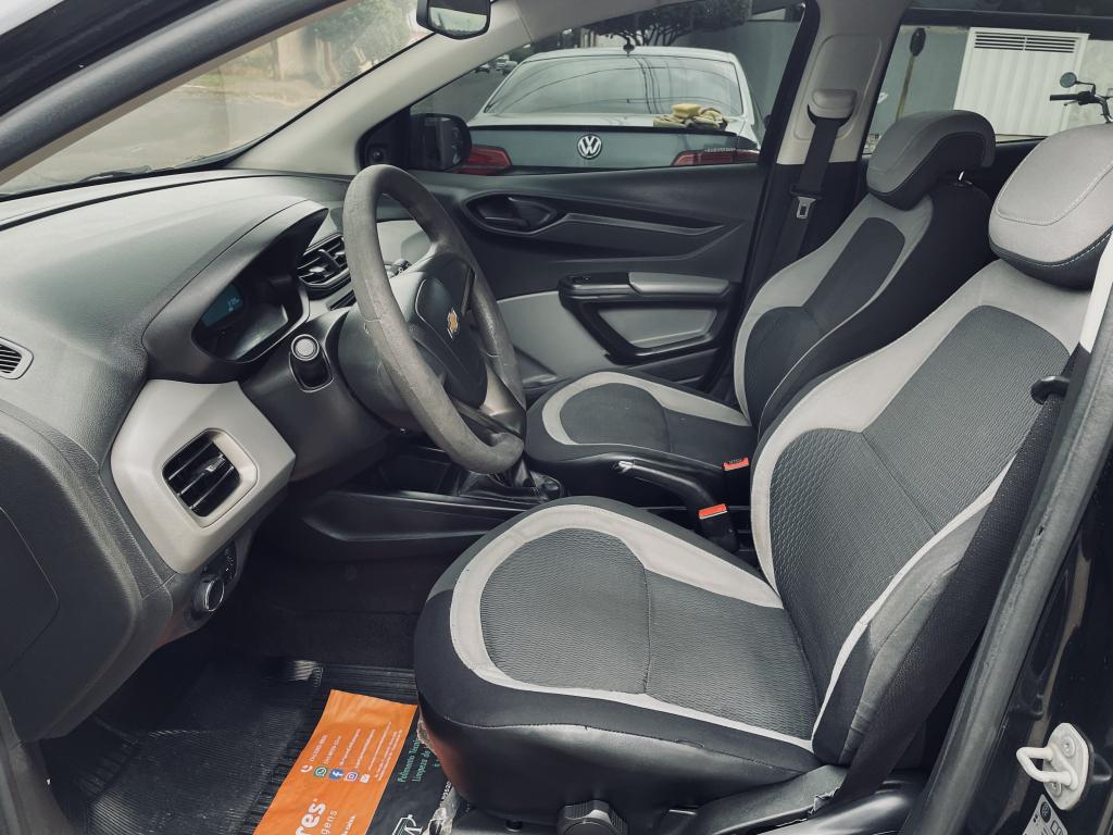 CHEVROLET Onix Hatch - Foto