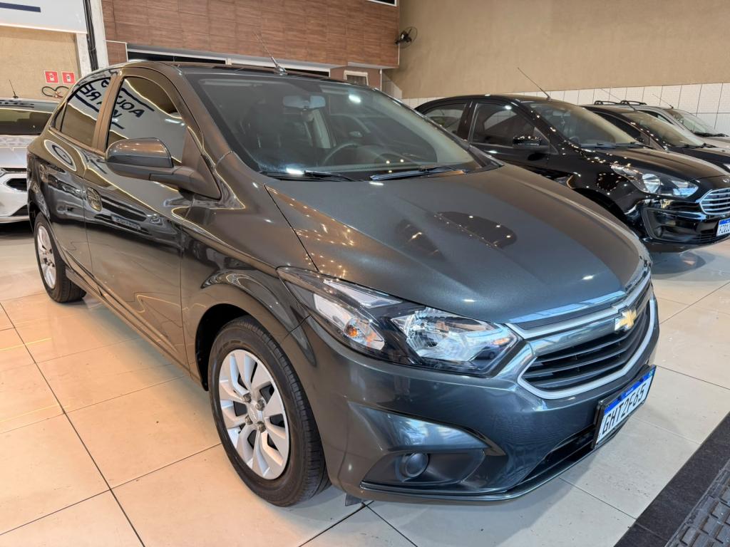 CHEVROLET Onix Hatch - Foto