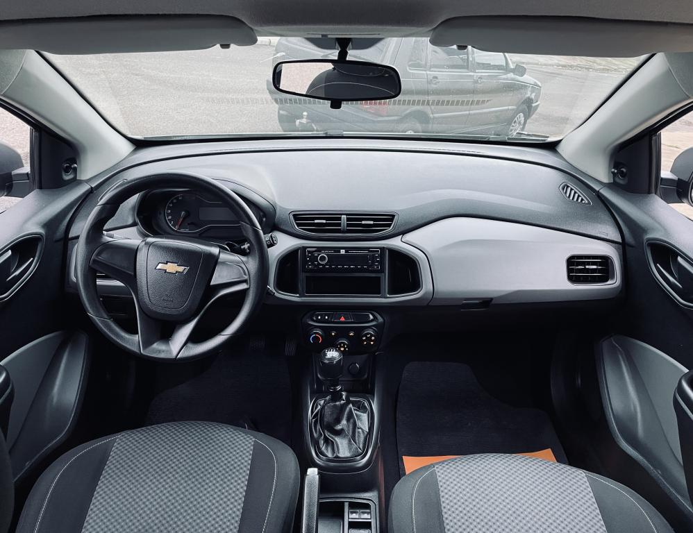 CHEVROLET Onix Hatch - Foto