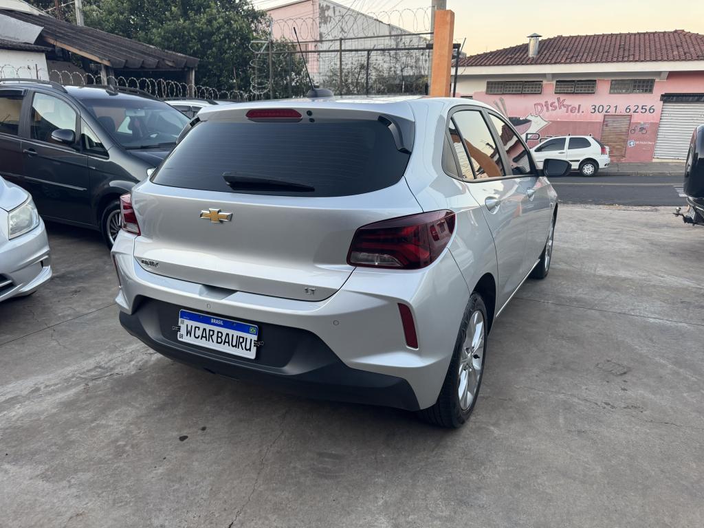 CHEVROLET Onix Hatch - Foto