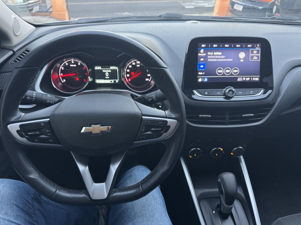 CHEVROLET Onix Hatch - Foto