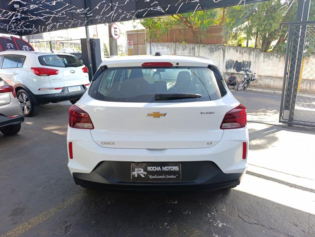 CHEVROLET Onix Hatch - Foto