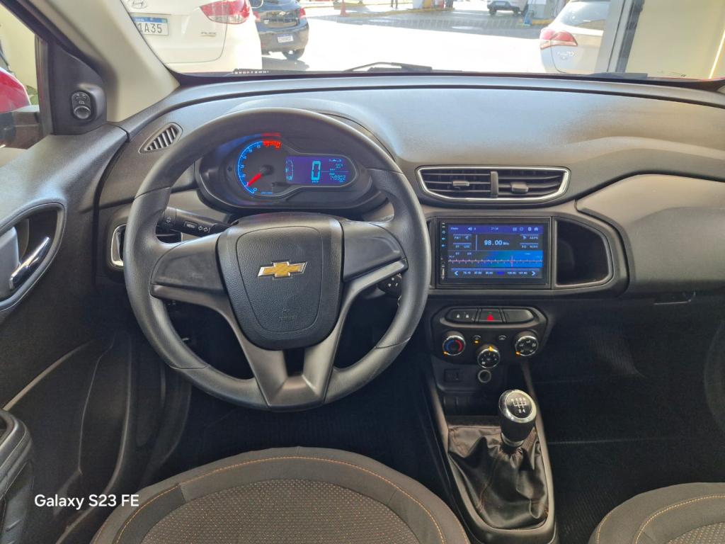 CHEVROLET Onix Hatch - Foto