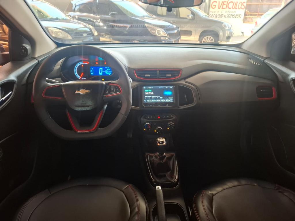 CHEVROLET Onix Hatch - Foto