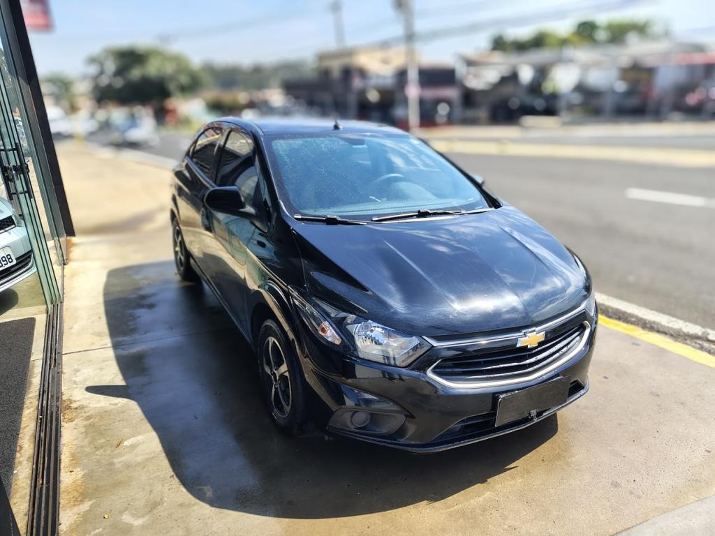 CHEVROLET Onix Hatch - Foto
