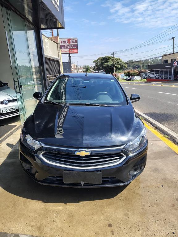 CHEVROLET Onix Hatch - Foto