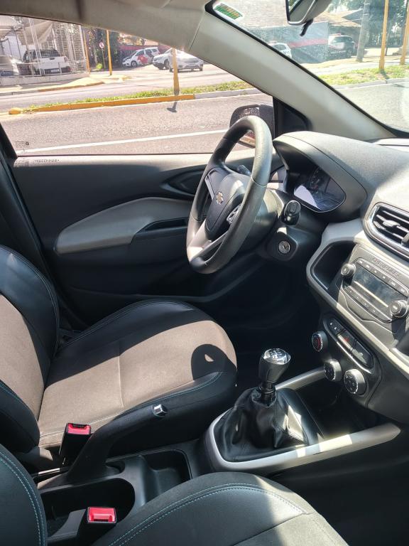CHEVROLET Onix Hatch - Foto