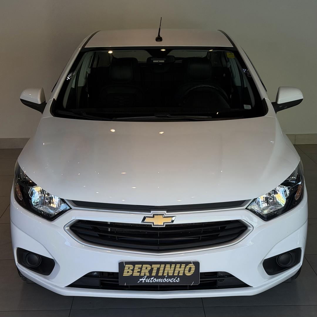 CHEVROLET Onix Hatch - Foto