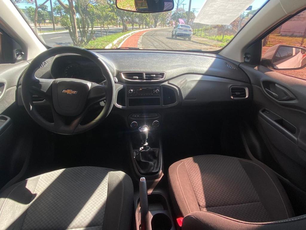 CHEVROLET Onix Hatch - Foto
