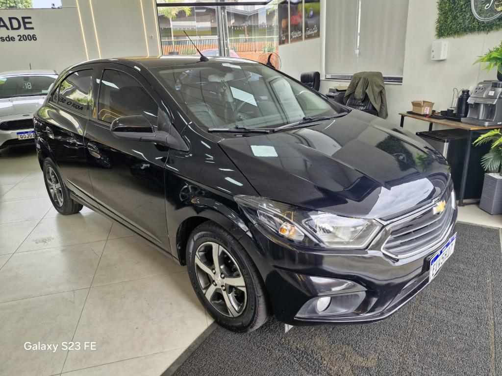 CHEVROLET Onix Hatch - Foto