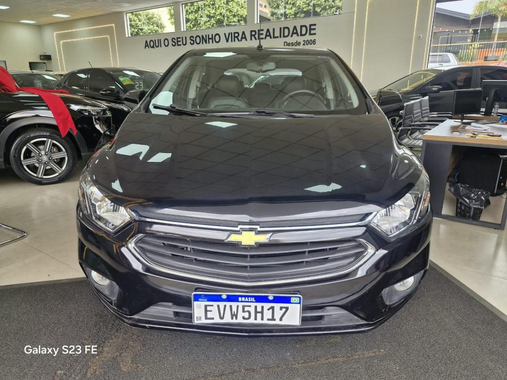 CHEVROLET Onix Hatch - Foto