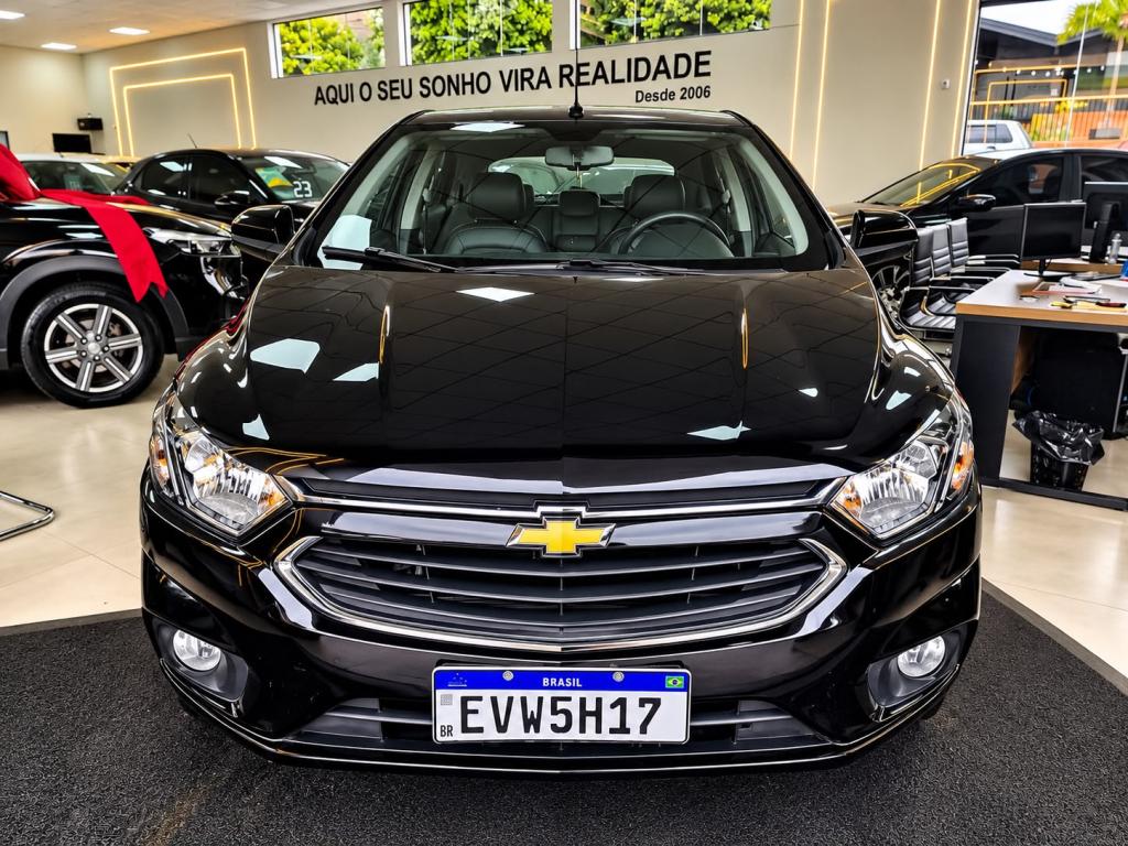 CHEVROLET Onix Hatch - Foto