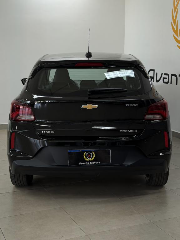 CHEVROLET Onix Hatch - Foto
