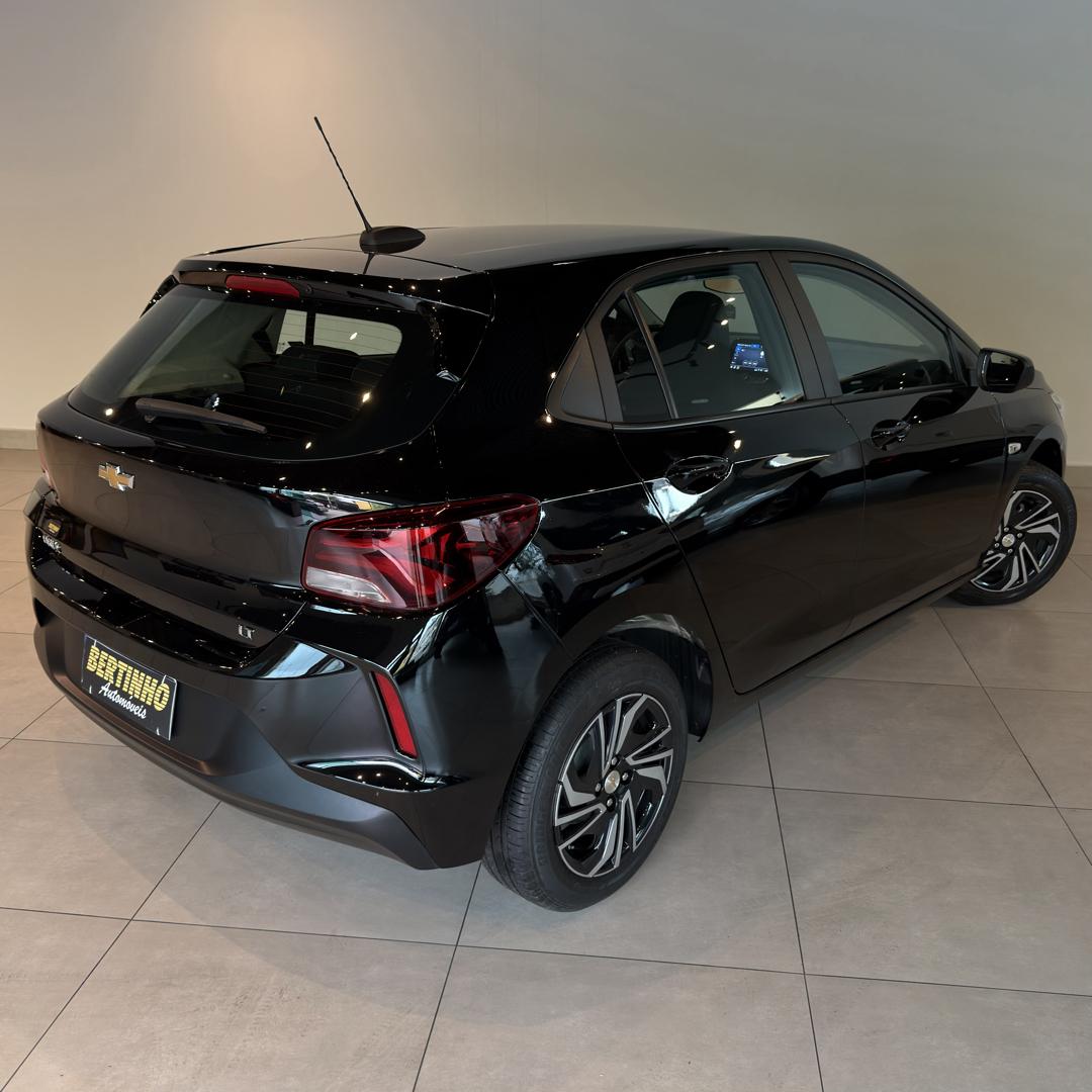 CHEVROLET Onix Hatch - Foto