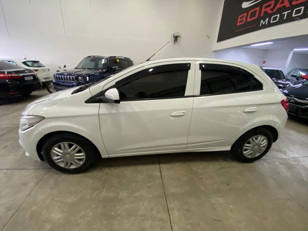 CHEVROLET Onix Hatch - Foto