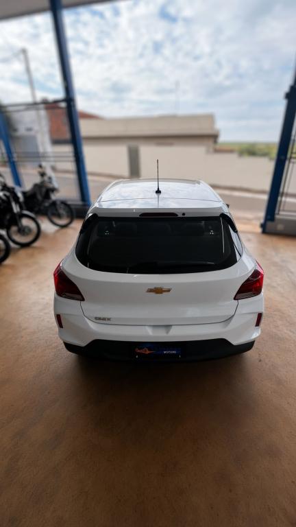 CHEVROLET Onix Hatch - Foto