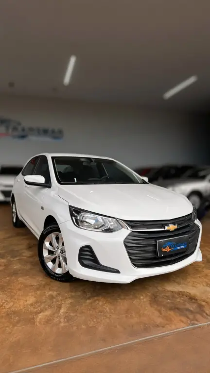 CHEVROLET Onix Hatch - Foto