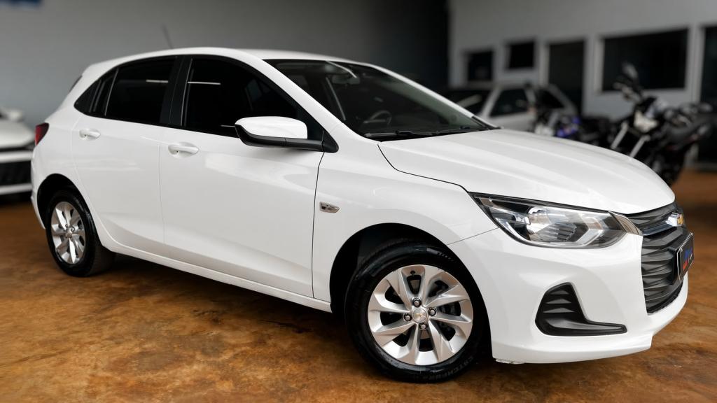 CHEVROLET Onix Hatch - Foto