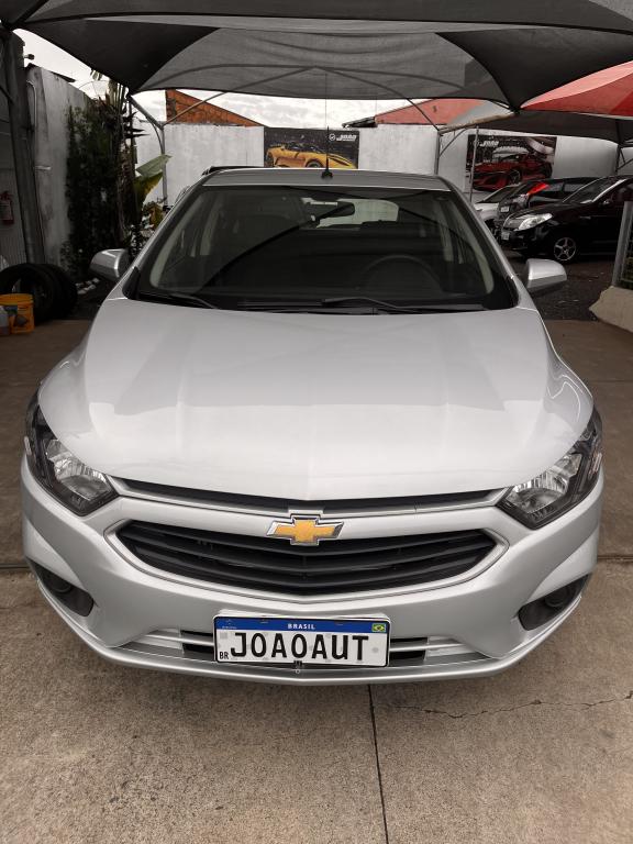 CHEVROLET Onix Hatch - Foto