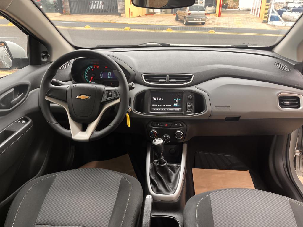 CHEVROLET Onix Hatch - Foto