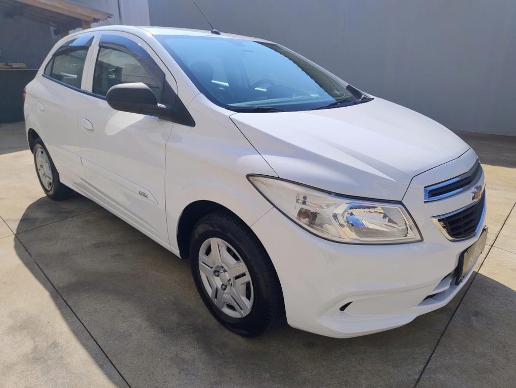 CHEVROLET Onix Hatch - Foto