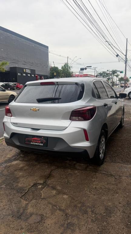 CHEVROLET Onix Hatch - Foto