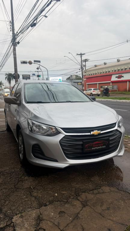 CHEVROLET Onix Hatch - Foto