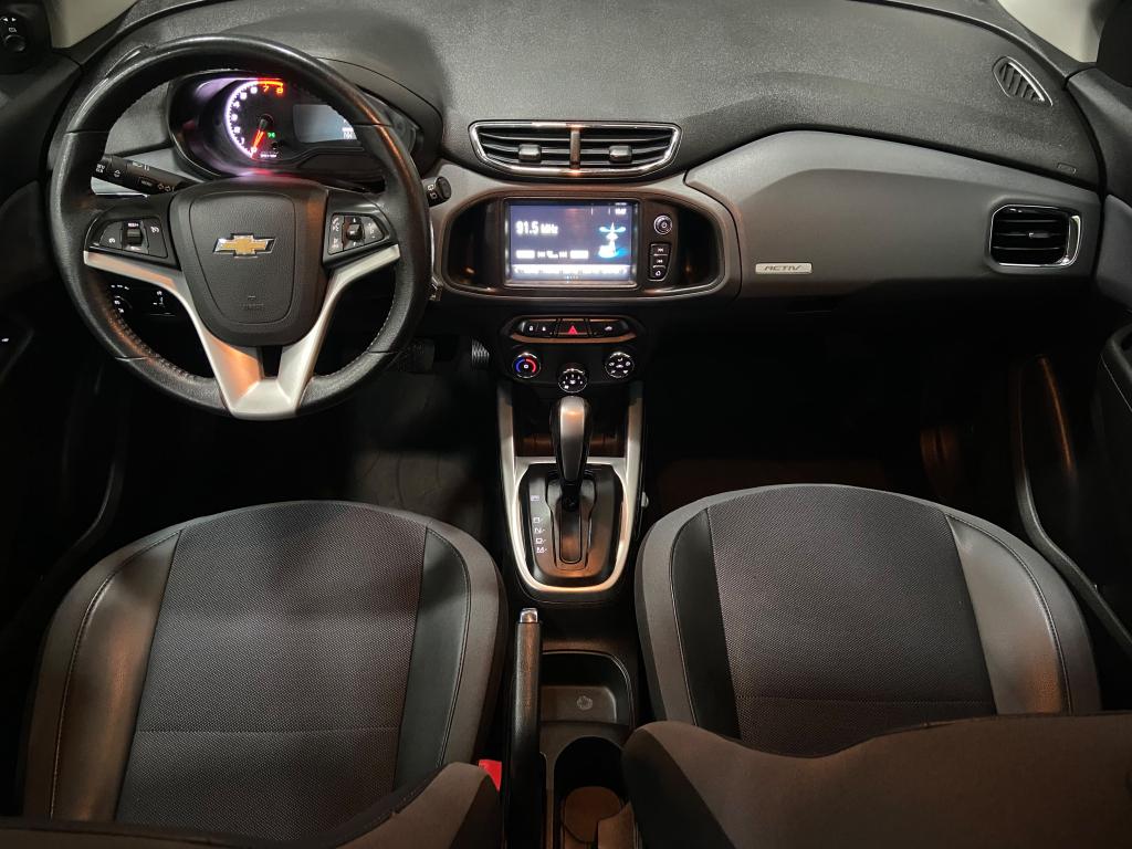 CHEVROLET Onix Hatch - Foto