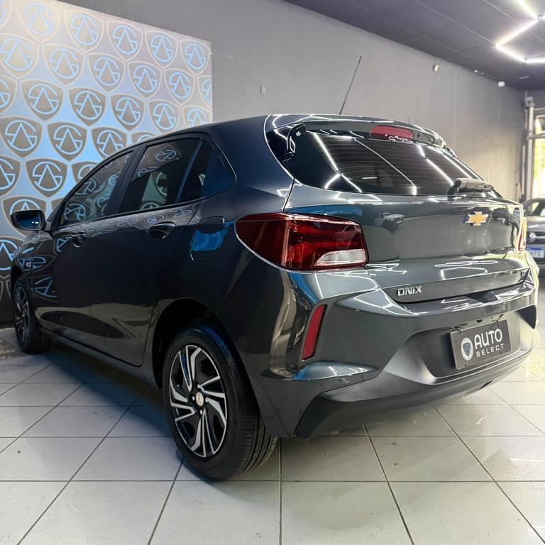 CHEVROLET Onix Hatch - Foto