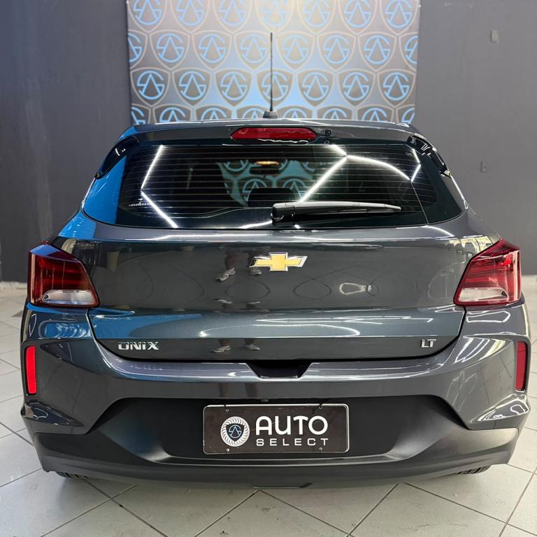 CHEVROLET Onix Hatch - Foto