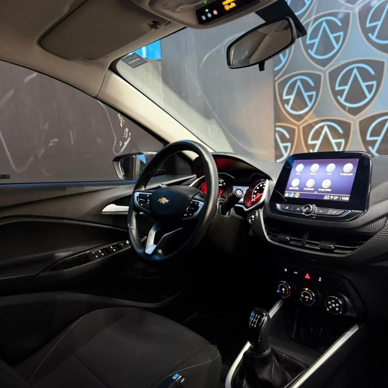 CHEVROLET Onix Hatch - Foto