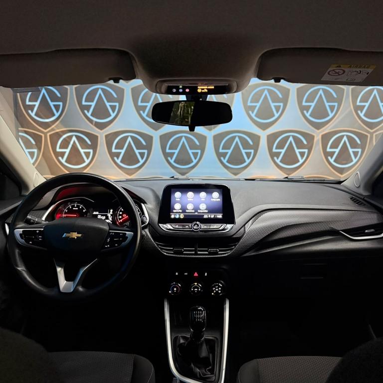 CHEVROLET Onix Hatch - Foto