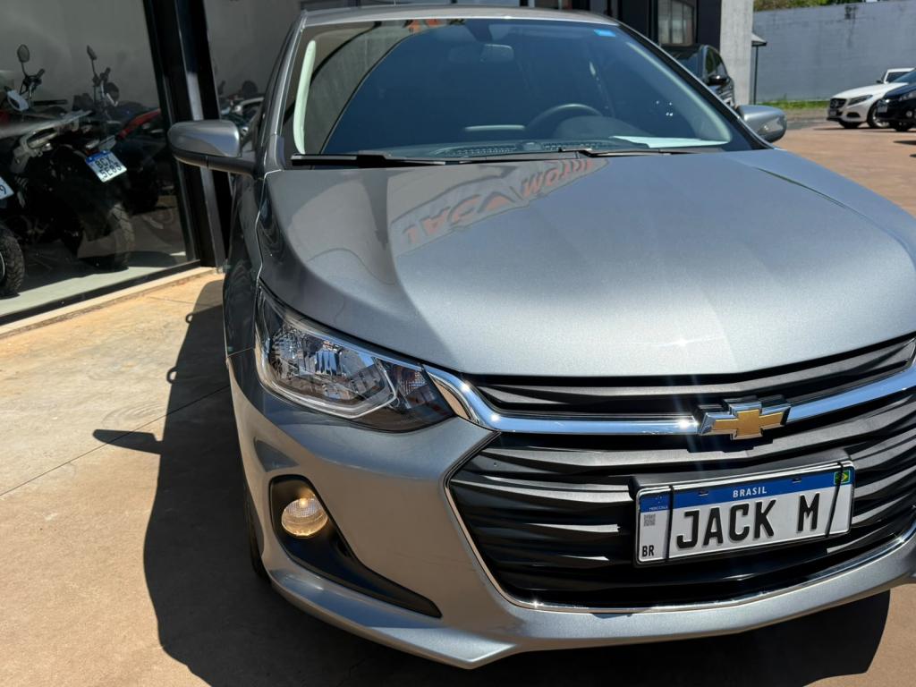 CHEVROLET Onix Hatch - Foto