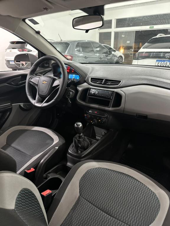 CHEVROLET Onix Hatch - Foto