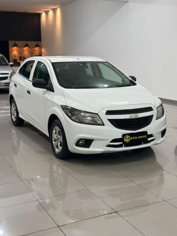 CHEVROLET Onix Hatch - Foto