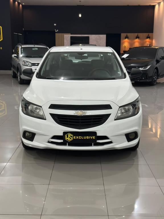 CHEVROLET Onix Hatch - Foto