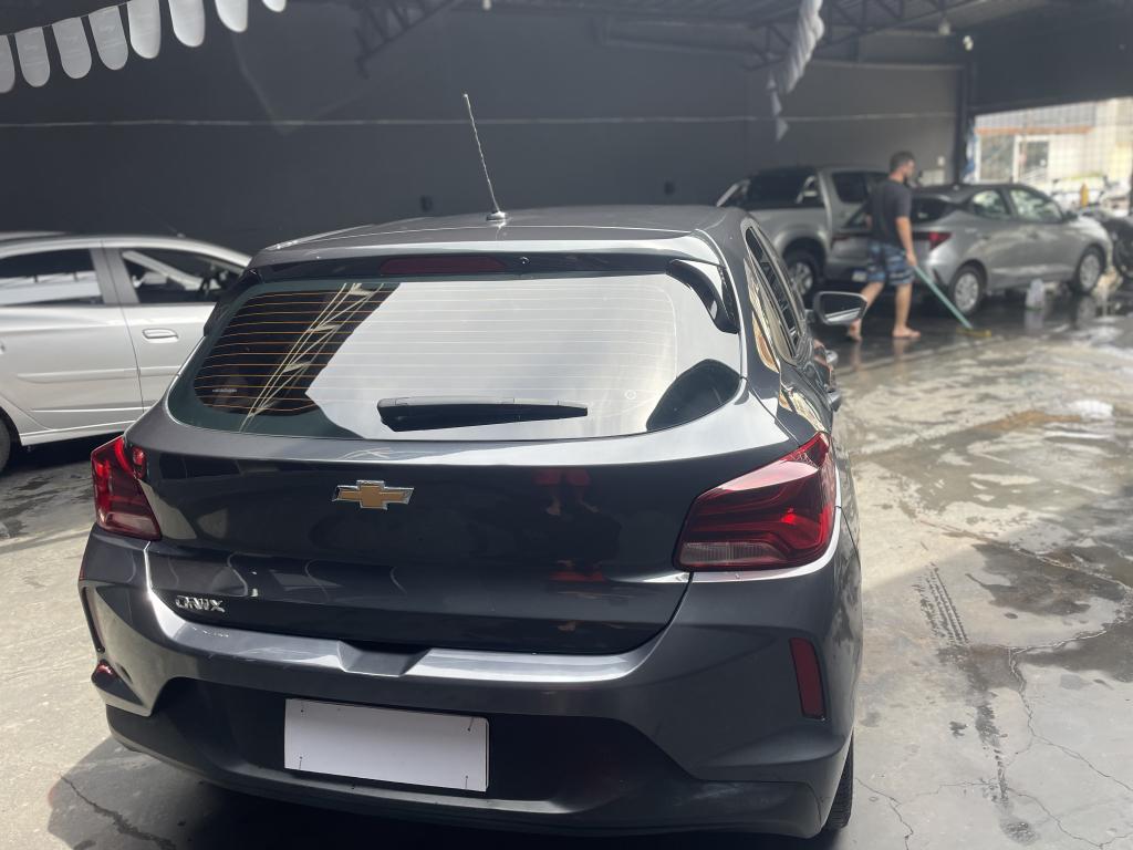 CHEVROLET Onix Hatch - Foto