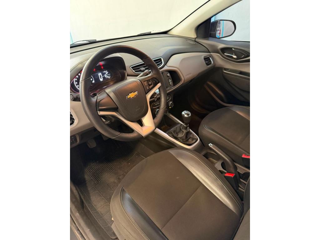 CHEVROLET Onix Hatch - Foto