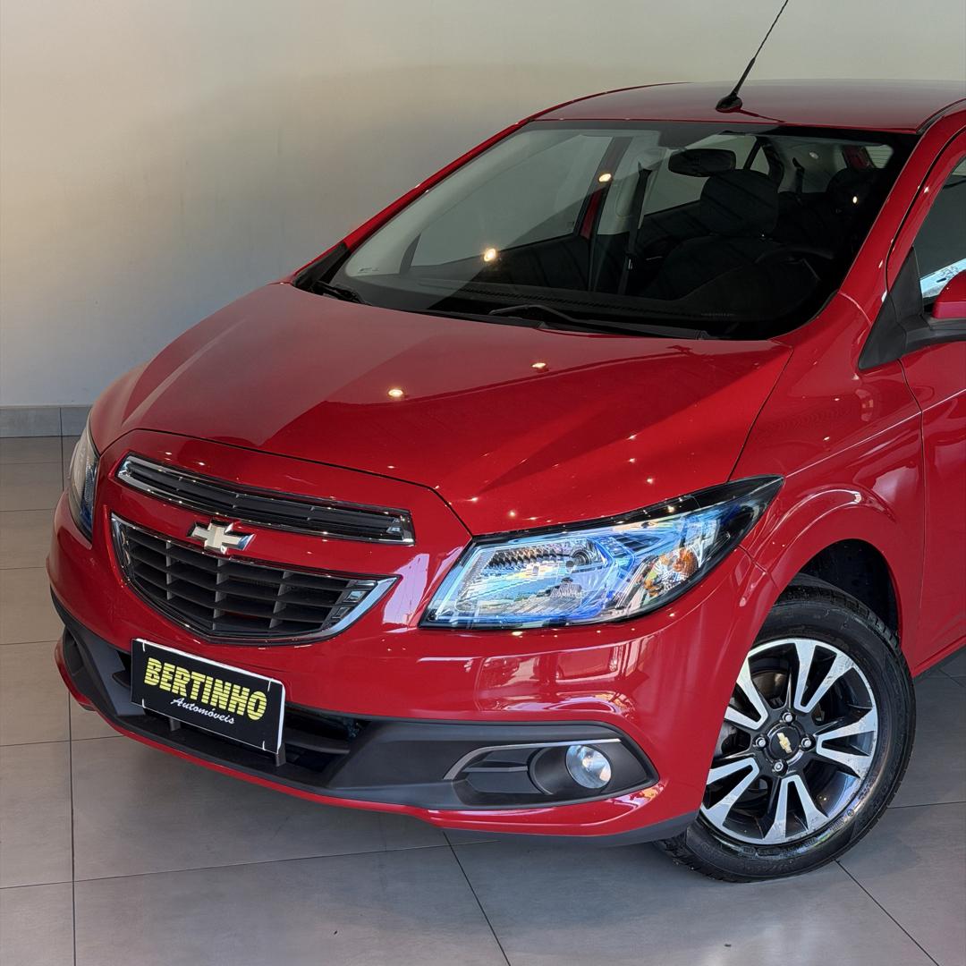 CHEVROLET Onix Hatch - Foto