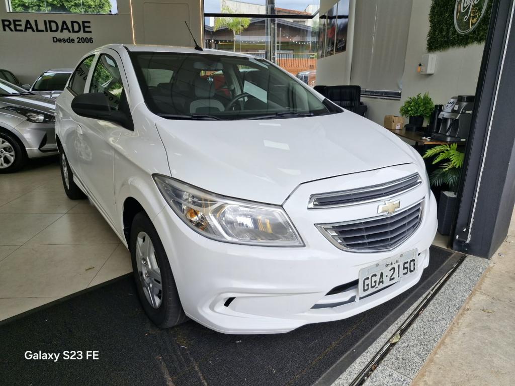CHEVROLET Onix Hatch - Foto