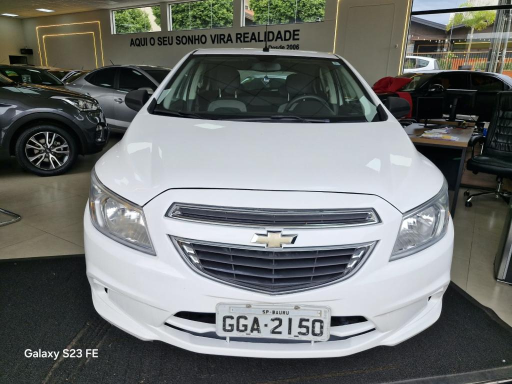 CHEVROLET Onix Hatch - Foto