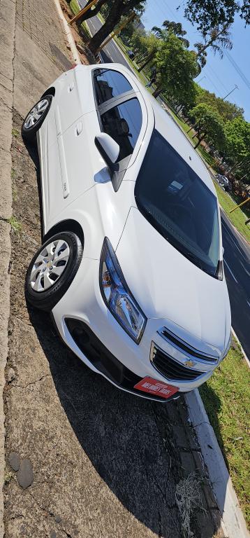 CHEVROLET Onix Hatch - Foto
