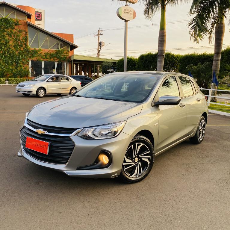 CHEVROLET Onix Hatch - Foto