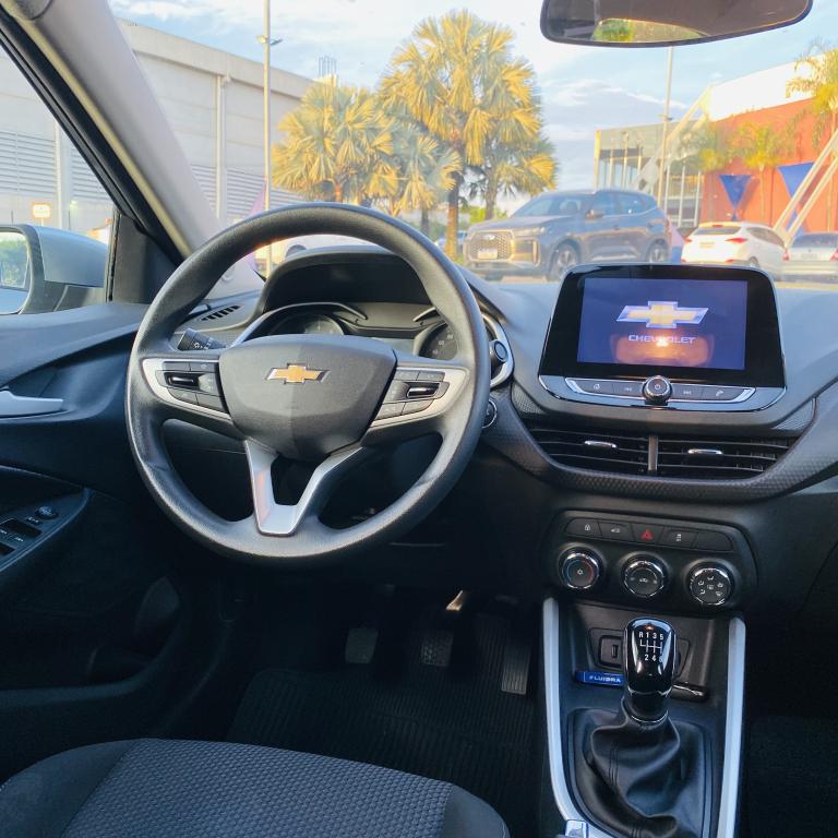 CHEVROLET Onix Hatch - Foto