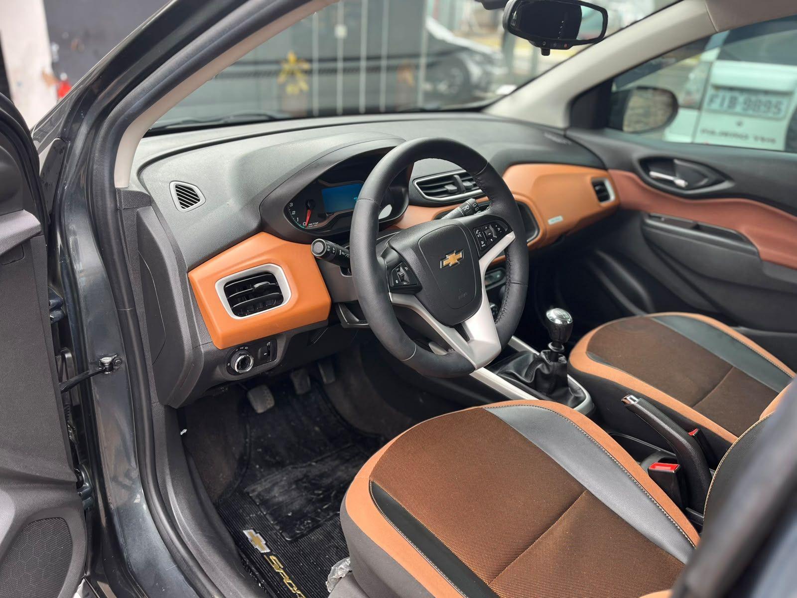 CHEVROLET Onix Hatch - Foto