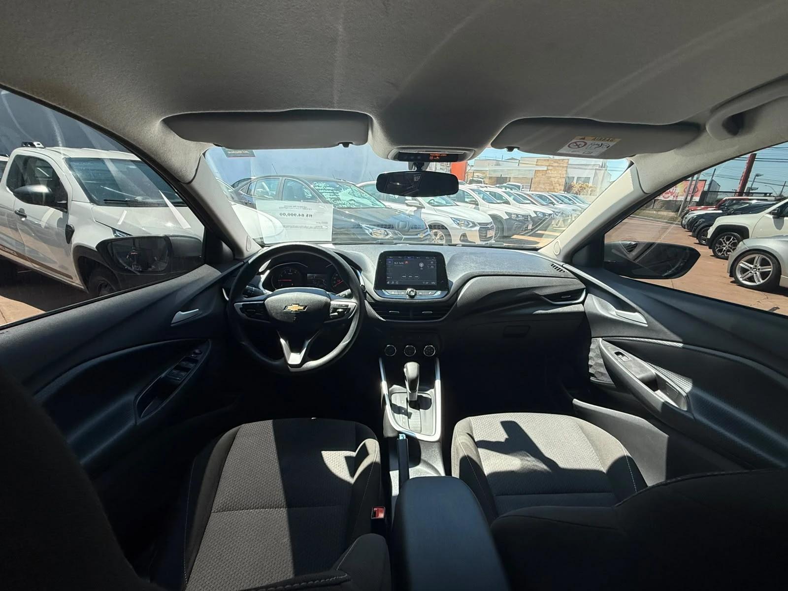 CHEVROLET Onix Hatch - Foto