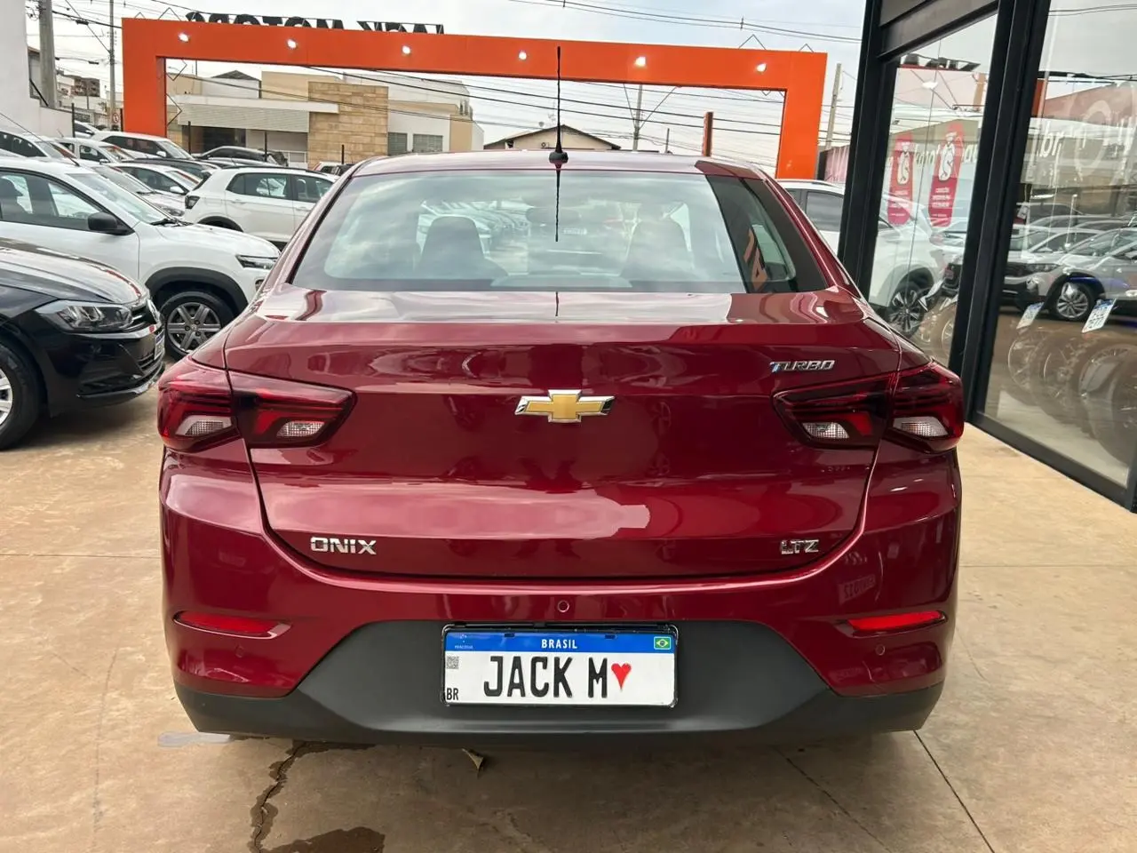 CHEVROLET Onix Sedan - Foto