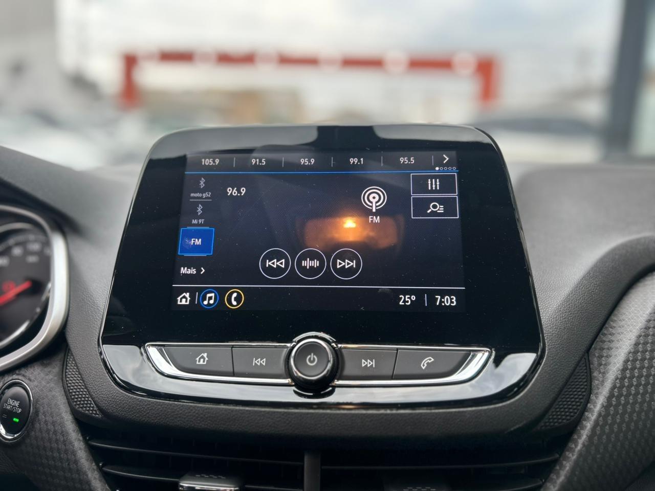 CHEVROLET Onix Sedan - Foto