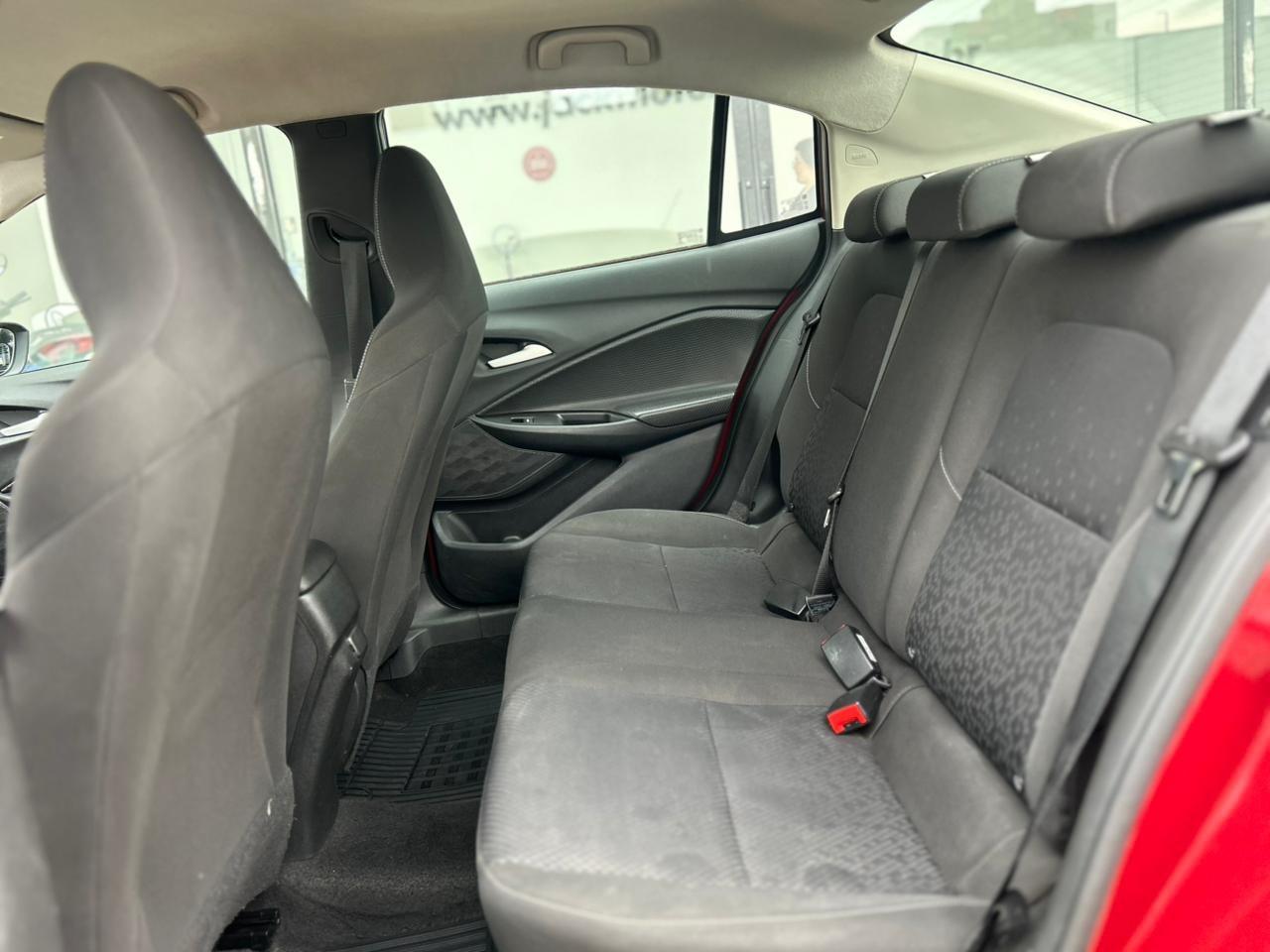 CHEVROLET Onix Sedan - Foto