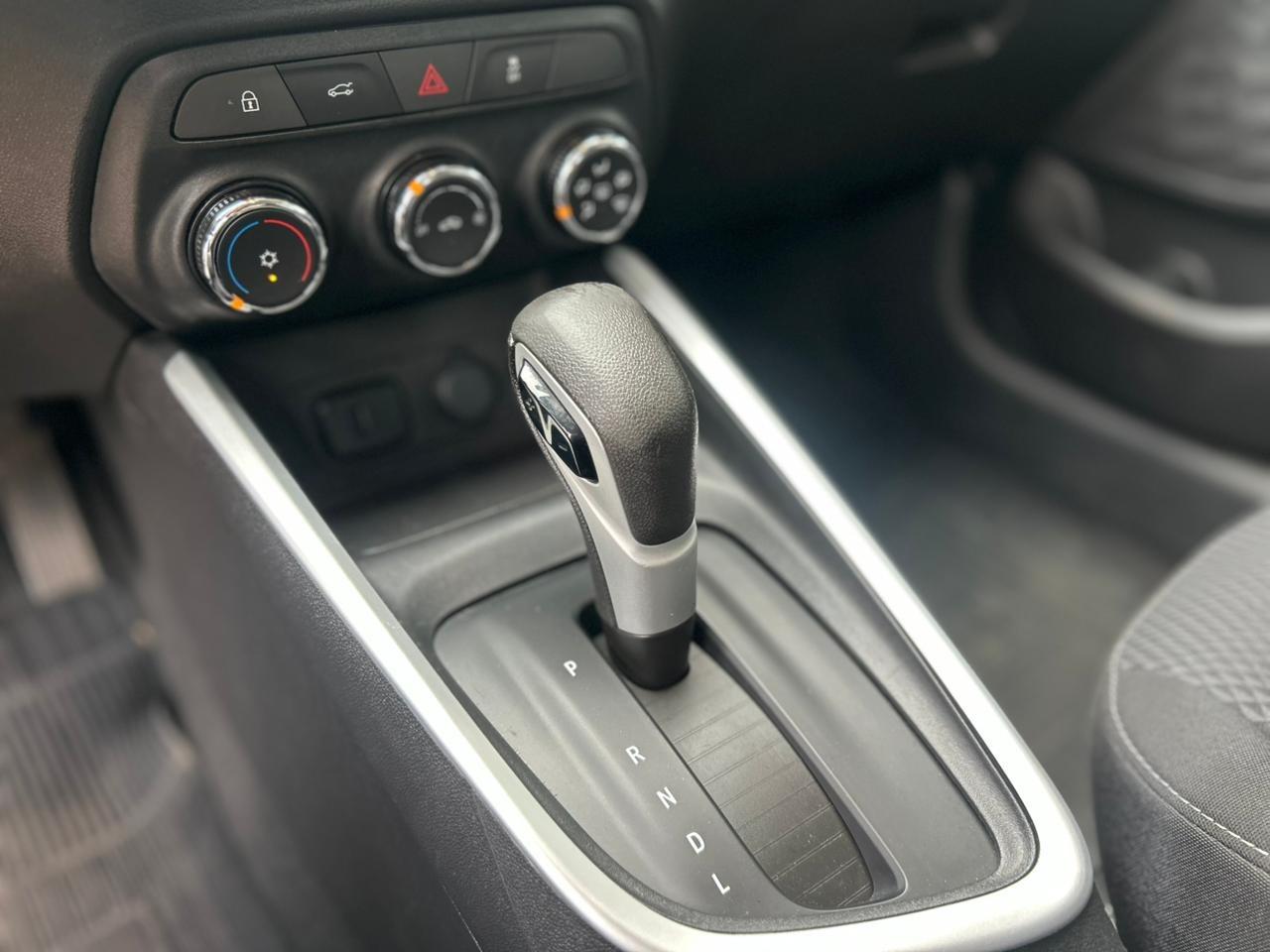 CHEVROLET Onix Sedan - Foto